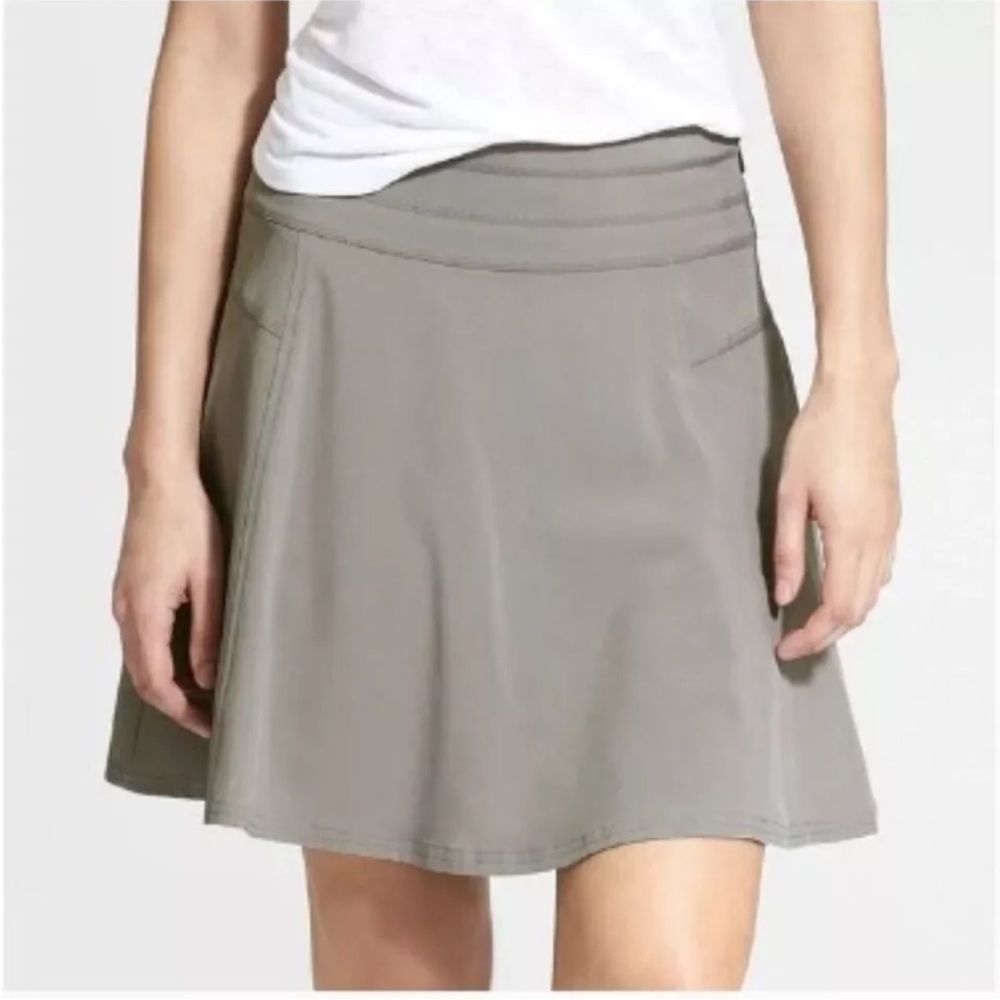 Athleta Women’s All Day Skort in Light Asphalt w/Back Zipper Pocket- Size 14